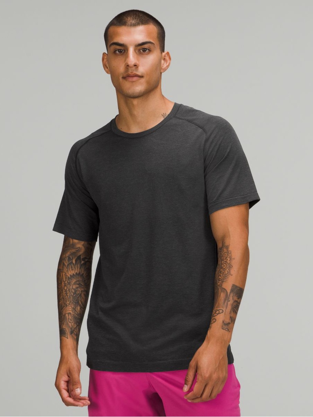 Lululemon Metal Vent Tech Short Sleeve in Gray Size L